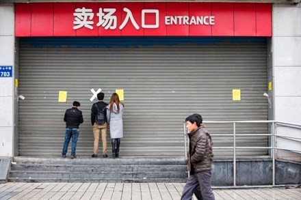 Cửa hàng Lotte bị đóng cửa ở Hàng Châu, tỉnh Chiết Giang, Trung Quốc, vào ngày 5/3. Ảnh: Reuters
