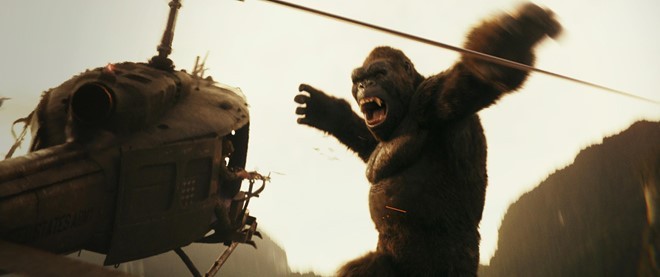 Kong: Skull Island thành công hạ bệ Logan tại khu vực Bắc Mỹ và mang về cho nhà sản xuất hơn 142 triệu USD toàn cầu sau ba ngày. Ảnh: Warner BRos.
