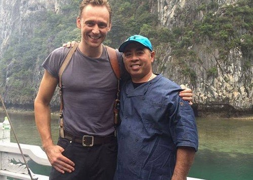 Phi Lâm chụp ảnh với diễn viên Tom Hiddleston tại Hạ Long