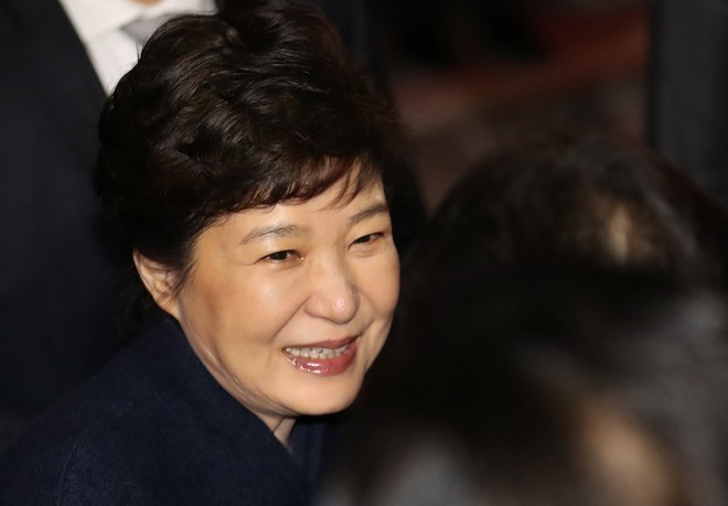 Cựu tổng thống Park Geun Hye trong lần xuất hiện duy nhất trước công chúng từ khi bị phế truất, khi bà rời Nhà Xanh và trở nhà nhà riêng ở Seoul. Ảnh: Reuters.