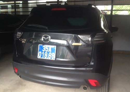 Chiếc Mazda CX5 được doanh nghiệp tặng Huyện uỷ Nho Quan. 