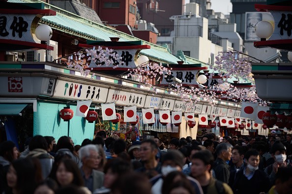 Khoảng 1/3 số người nước ngoài định cư lâu dài tại Nhật Bản cho biết họ cảm thấy bị kỳ thị vì là người ngoại quốc. Ảnh minh họa: Getty.