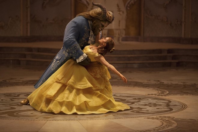 Beauty and the Beast là bộ phim đầu tiên trong năm nay cán mốc doanh thu 1 tỷ USD. Ảnh: Disney.