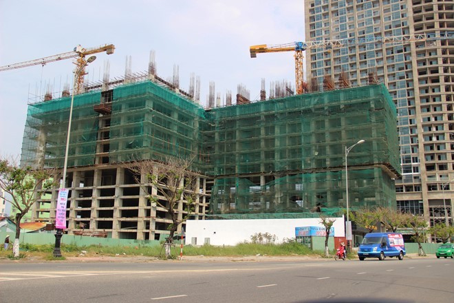 Tổ hợp khách sạn chưa có giấy phép nhưng xây lên đến tầng thứ 10 ở quận Sơn Trà. 