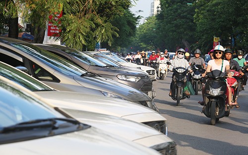 Hà Nội cấp phép cho gần 340 điểm trông giữ xe dưới lòng đường
