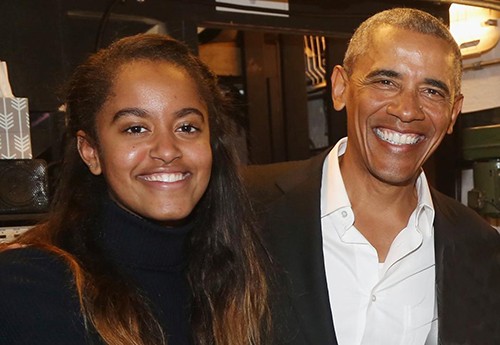Cựu tổng thống Mỹ Obama và con gái Malia. Ảnh: Film Magic