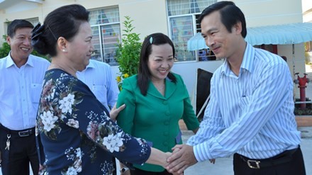 Chủ tịch Quốc hội Nguyễn Thị Kim Ngân và Chủ tịch UBND quận Cái Răng Lê Thanh Tâm