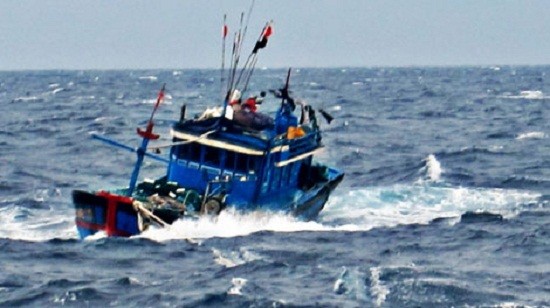 Tàu cá bị đâm chìm, hai ngư dân mất tích