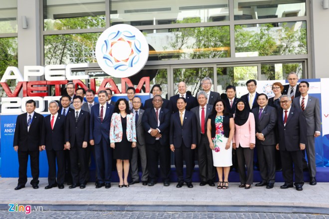 Trưởng đoàn của các nền kinh tế dự SOM 1 ở Nha Trang.