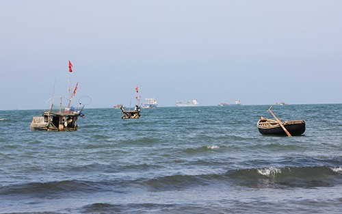 Vùng biển thị xã Hoàng Mai, nơi người dân đi biển từng chứng kiến nhóm tàu đổ thải. 