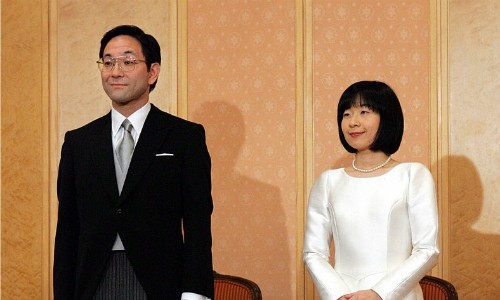 Bà Sayako và chồng trong lễ cưới. Ảnh: AFP