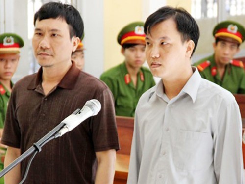 Hai cựu điều tra viên ra tòa trong vụ án oan ở huyện Trần Đề, tỉnh Sóc Trăng.