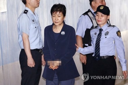 Bà Park Geun-hye hầu tòa sáng nay, 29/5. Ảnh: Yonhap