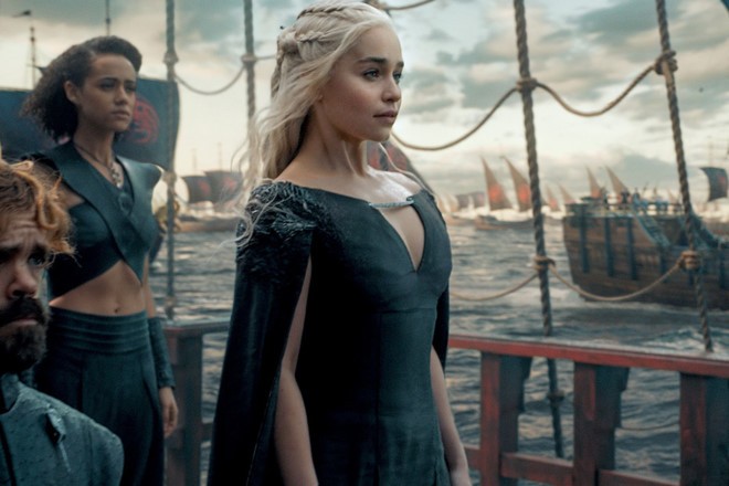 "Mẹ rồng" Daenerys vượt biển trở về Thất đại Đô Thành. 