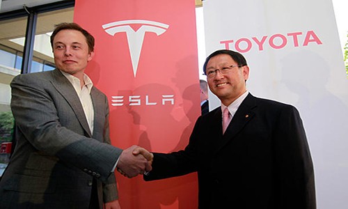 Toyota chấm dứt quan hệ đối tác để trở thành đối thủ của Tesla