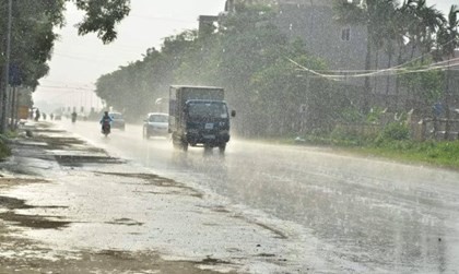 Nơi đầu tiên ở Hà Nội đón mưa, kết thúc nắng nóng kỷ lục
