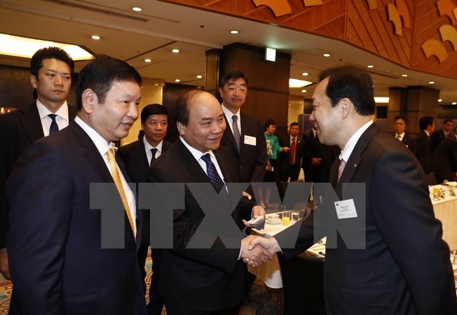 Thủ tướng Nguyễn Xuân Phúc trong buổi làm việc với các Doanh nghiệp Công nghệ thông tin Nhật Bản.