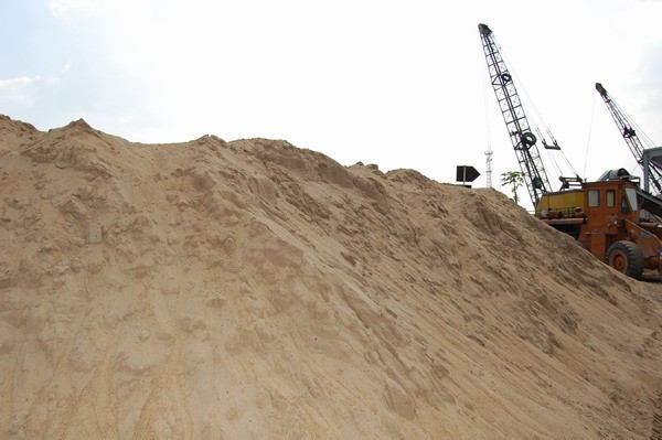 Bộ Xây dựng đề xuất nhập khẩu cát từ Campuchia