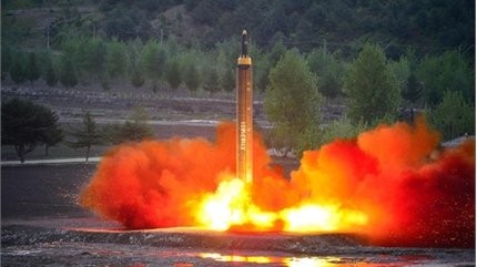 Triều Tiên liên tục thử nghiệm tên lửa trong thời gian qua. (Ảnh: Reuters)