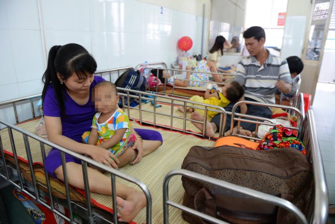 Bệnh nhi bệnh sốt xuất huyết đang điều trị tại Bệnh viện Nhi Đồng 1, TP.HCM