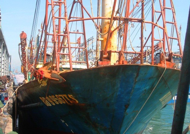 Tàu vỏ thép hơn chục tỷ đồng của ngư dân Bình Định có nguy cơ thành đóng sắt vụn?