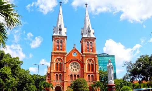 Nhà thờ Đức Bà Sài Gòn được đại trùng tu trong thời gian 2 năm.