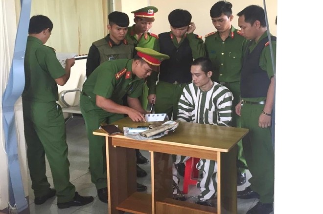 Cán bộ làm thủ tục đối với tử tù Nguyễn Xuân Diệu