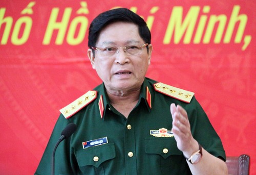 Đại tướng Ngô Xuân Lịch làm việc với Tổng công ty Tân Cảng sáng nay. 
