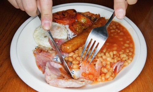 Bữa sáng của người Anh có thể đắt đỏ hơn đầu năm tới. Ảnh: AFP