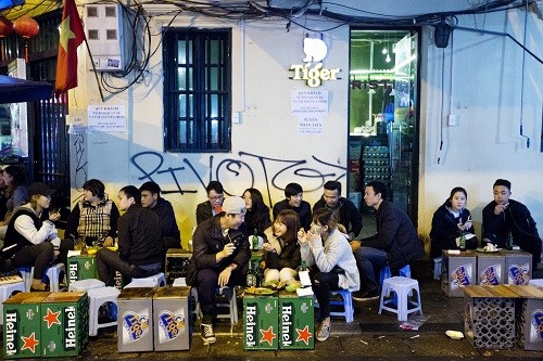 Thị trường bia Việt Nam đang là tầm ngắm của nhiều hãng bia trên thế giới. Ảnh: Bloomberg