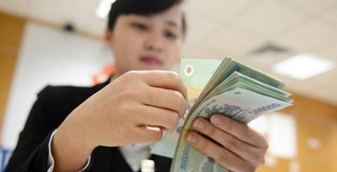 Nửa năm, mỗi nhân viên Vietcombank nhận 160 triệu đồng tiền lương
