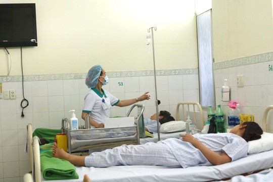 Hàng chục du khách Lào phải nhập viện điều trị vì bị ngộ độc