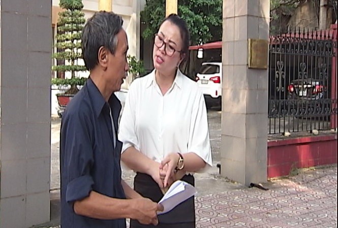 Ông Hàn Đức Long đến Viện Kiểm sát nhân dân tỉnh Bắc Giang gửi đơn yêu cầu xin lỗi 