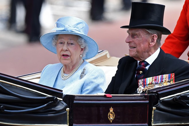 Nữ hoàng Elizabeth II và Hoàng thân Philip trong một sự kiện hồi tháng 6/2017. Ảnh: Getty.