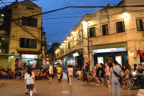 Đất mặt tiền phố Tây Hà Nội có giá bình quân 500 triệu đồng mỗi m2 và cao nhất gần 700 triệu đồng mỗi m2. 