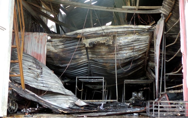 Vụ cháy xưởng bánh ở Hà Nội: Công an tạm giữ thợ hàn 