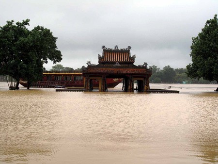 Mưa lớn tiếp diễn khiến mực nước các sông tại Nam Trung Bộ gia tăng