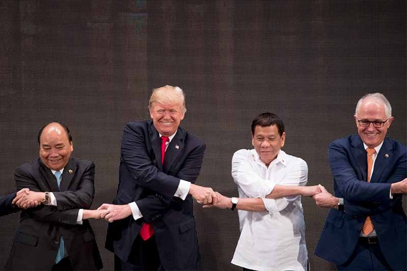 Tranh chấp trên Biển Đông: Các nước ASEAN nói có, Tổng thống Philippine nói không