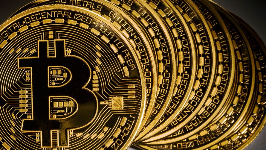 Đồng Bitcoin vượt mốc 11.000 USD chỉ trong 1 giờ