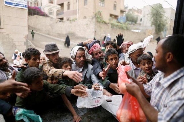 Người dân Yemen tuyệt vọng chờ các chuyến hàng cứu trợ