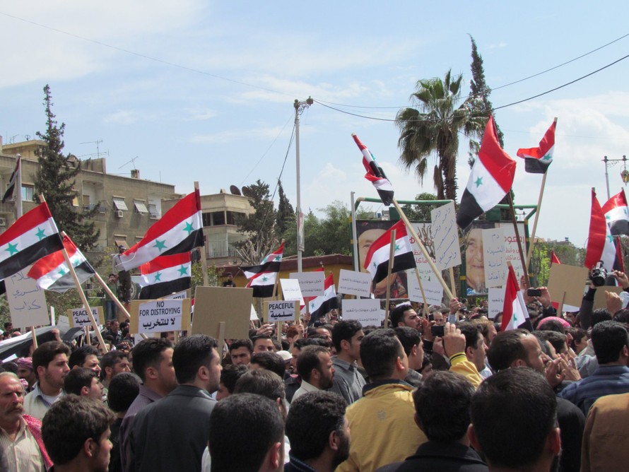 Chiến sự Syria: Người dân Douma đổ ra đường biểu tình phản đối nhóm JAI