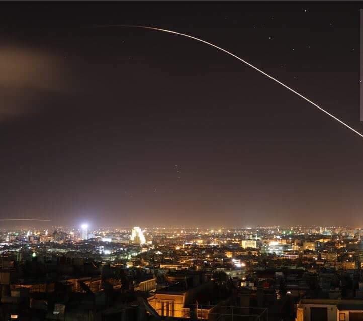 Video: Lưới phòng không của Syria đánh chặn tên lửa Tomahawk của liên quân