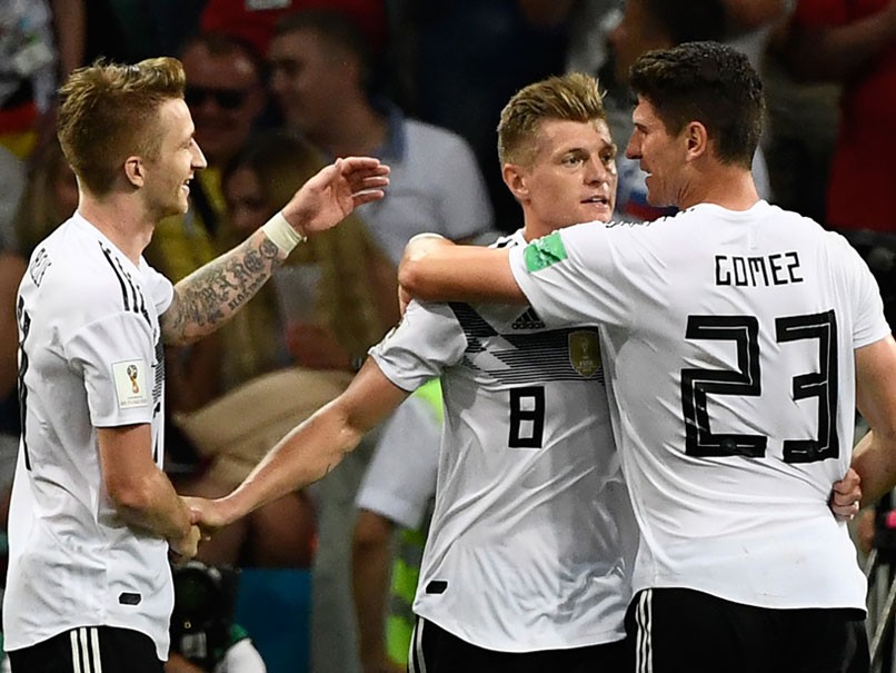 Từ tội đồ hóa người hùng, Kroos giúp Đức giành trọn 3 điểm trước Thụy Điển