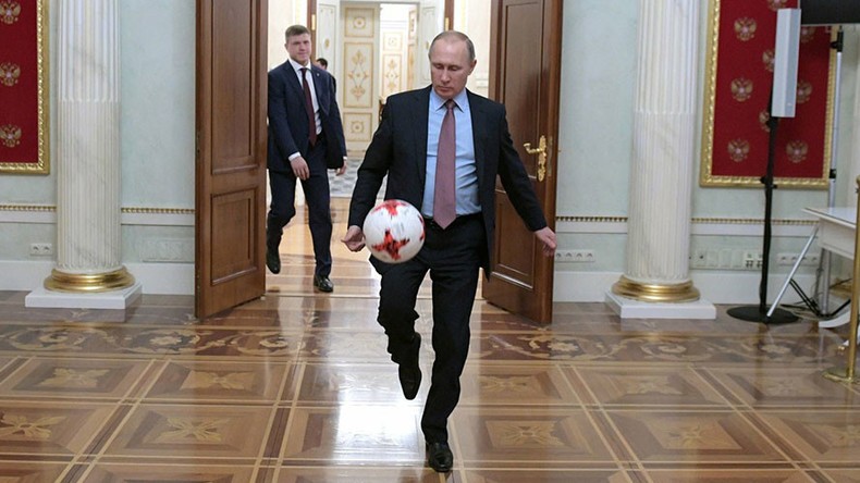 Tổng thống Nga chúc mừng đội tuyển Nga sau chiến thắng lịch sử