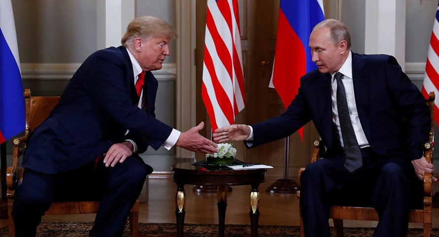Hội nghị thượng đỉnh Nga-Mỹ: Hai nhà lãnh đạo 'say sưa' đàm luận