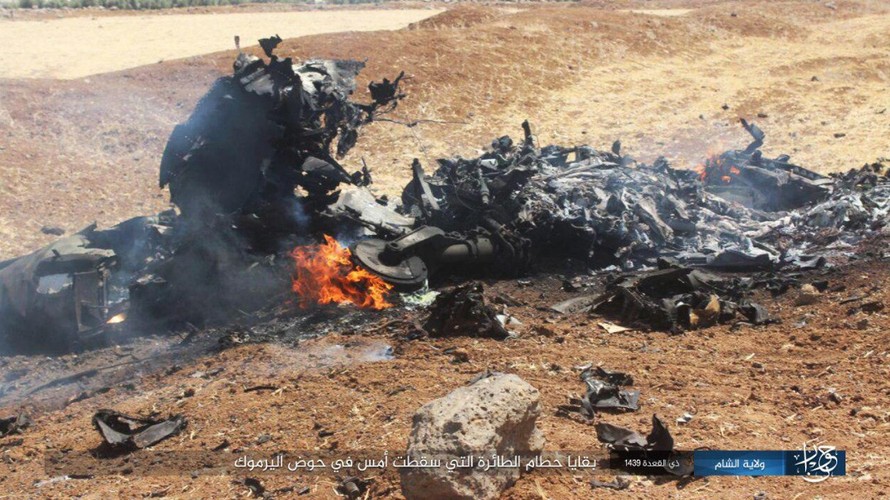 Tổ chức khủng bố IS công bố hình ảnh xác máy bay Su-22 của Syria 