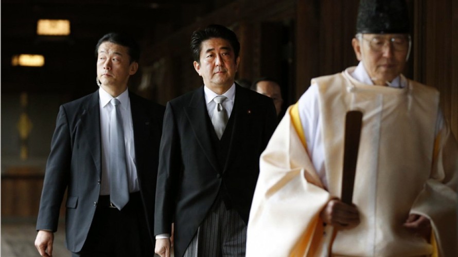 Thủ tướng Nhật Bản gửi đồ lễ viếng tới ngôi đền Yasukuni