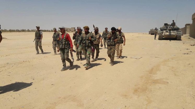 Chiến sự Syria: Quân chính phủ từ chối điều khoản đầu hàng, dội pháo về phía IS tại hẻm núi Al-Safa