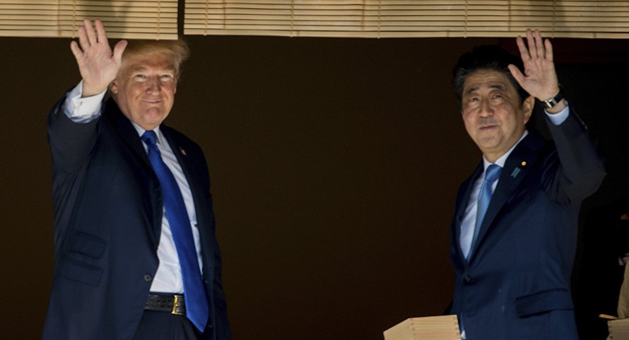 Tổng thống Trump gợi lại sự kiện Trân Châu Cảng trước mặt Thủ tướng Abe