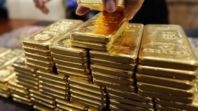 Giá vàng ngày 30/8: Đồng USD suy giảm kích thích vàng tăng giá